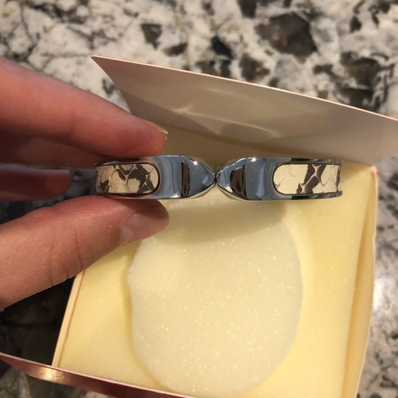 Stella & Dot Snake Print Leather Bangle - Picture 2 of 6